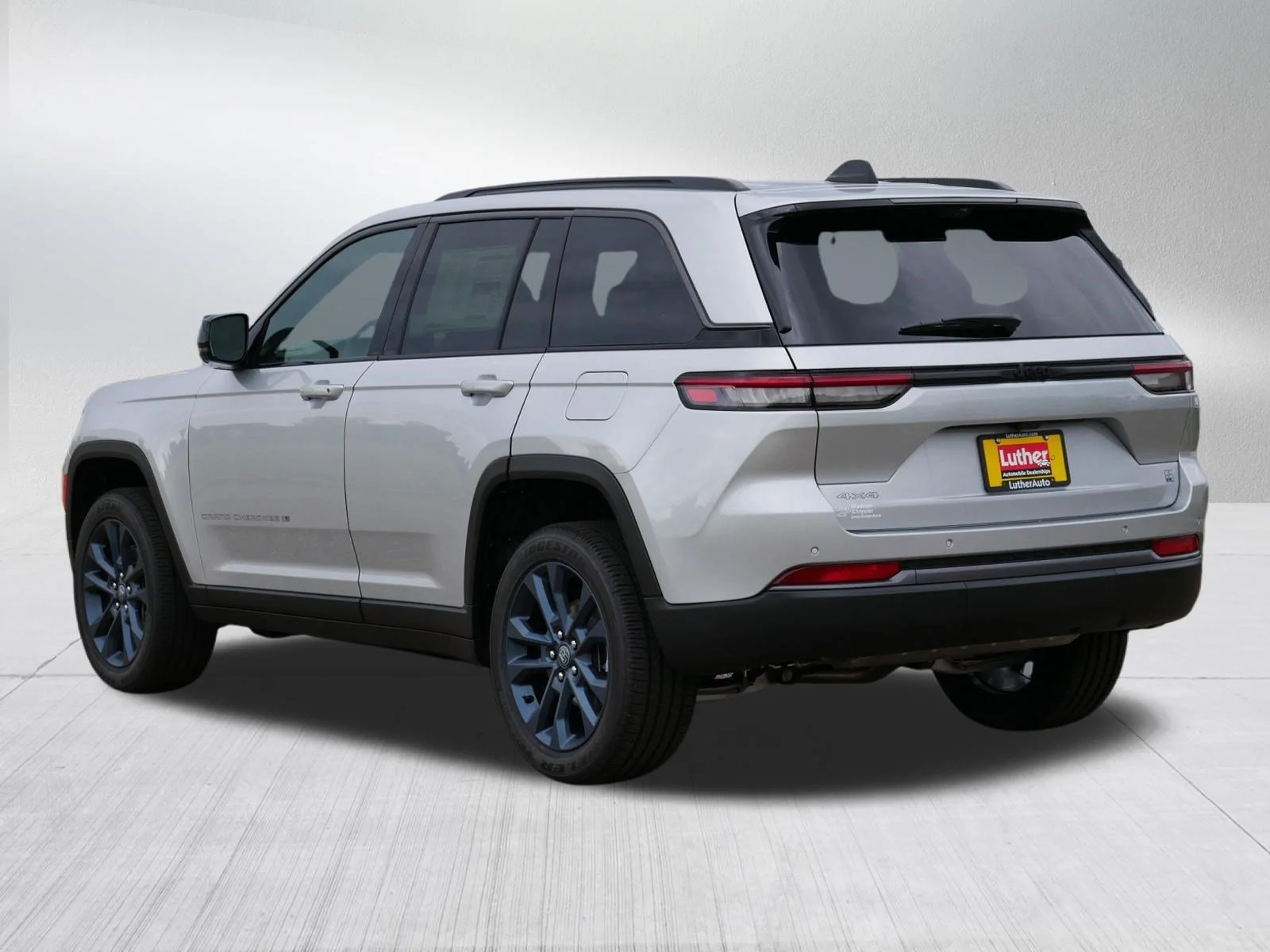 New 2026 Silver Zynith Exterior Paint Jeep 85th Anniversary Edition image 3