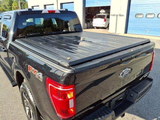 Used 2022 Black Metallic Ford XLT image 13