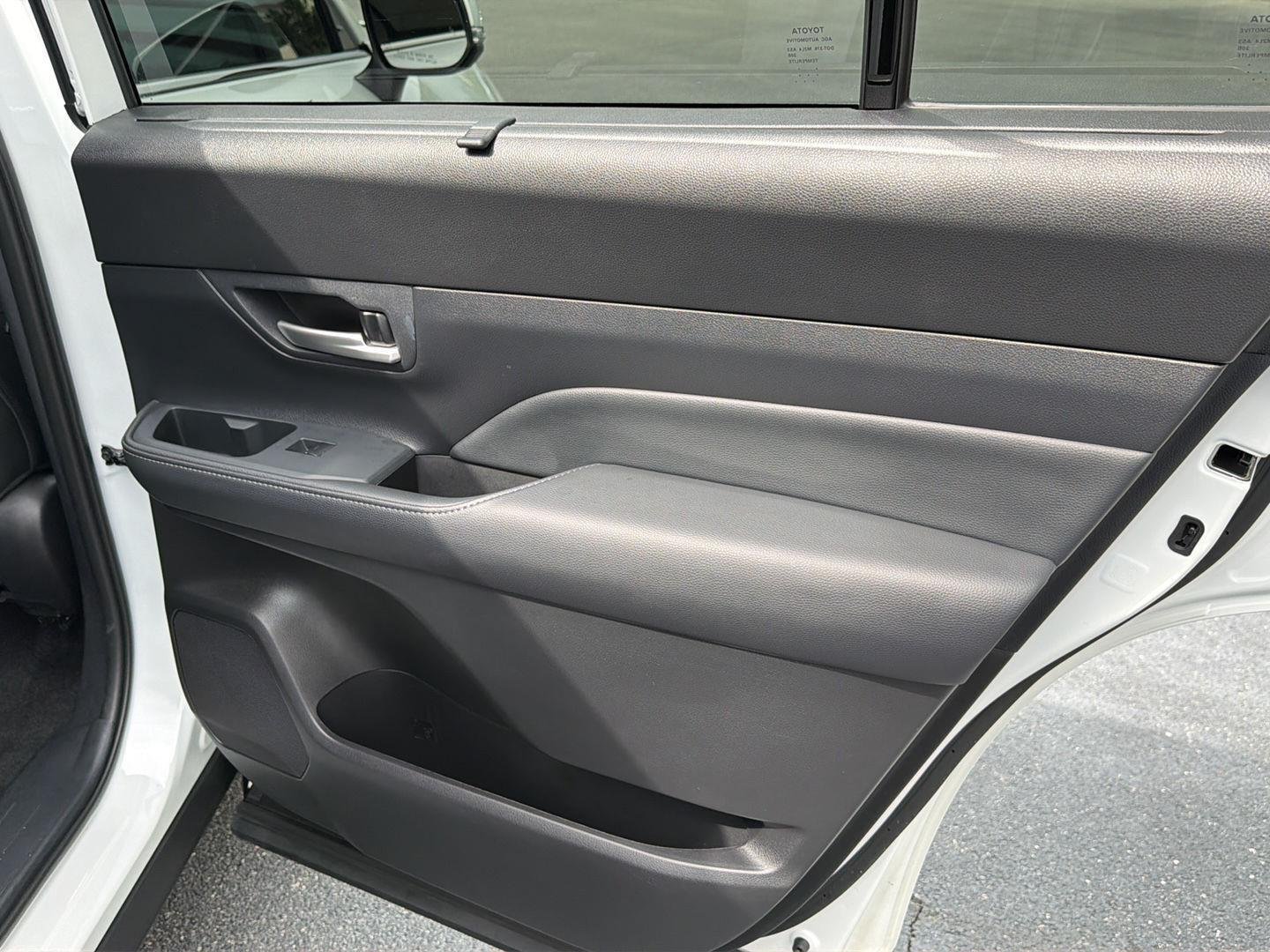 Used 2025 Wind Chill Pearl Toyota XLE image 15