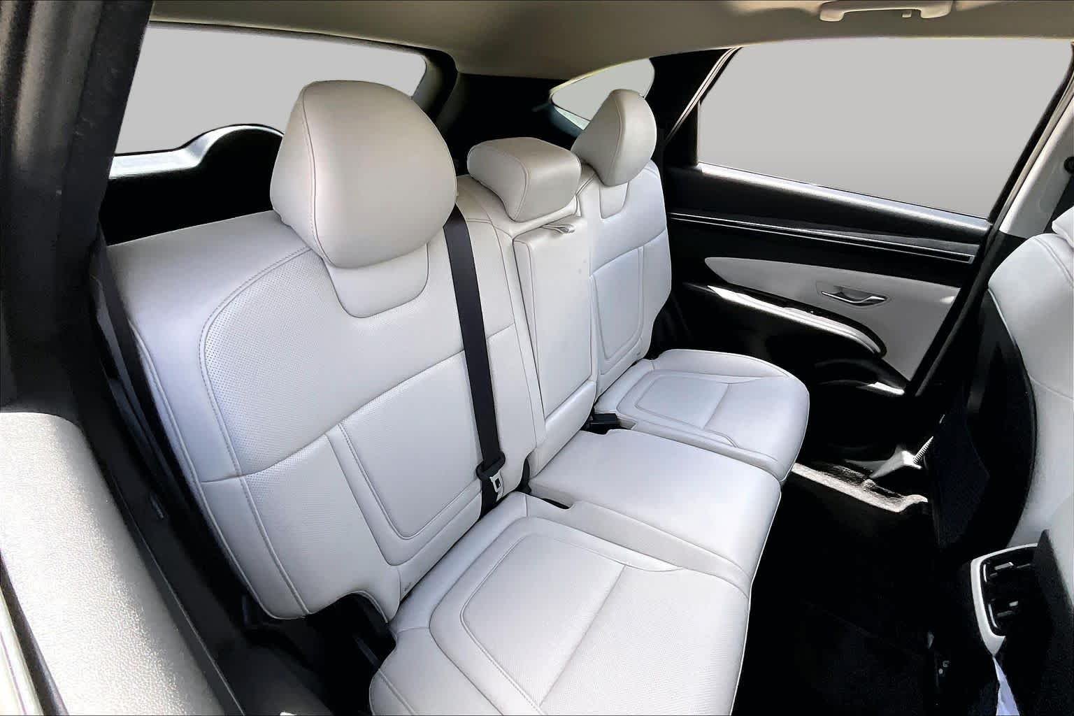 Used 2023 Amazon Gray Hyundai SEL image 18