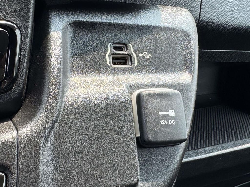 Used 2023 White Ram High Roof image 8