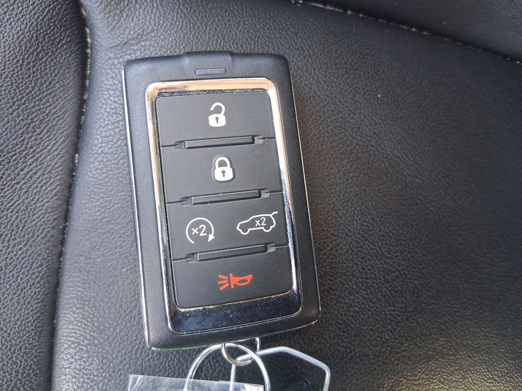 Used 2022 Gray Jeep Limited image 40