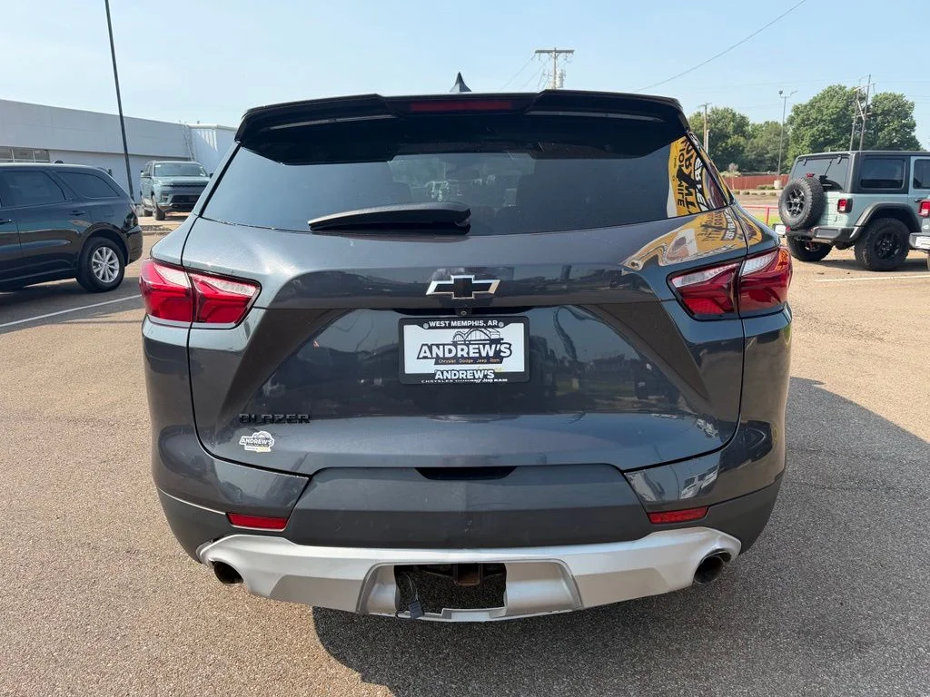 Used 2022 Gray Chevrolet LT image 4