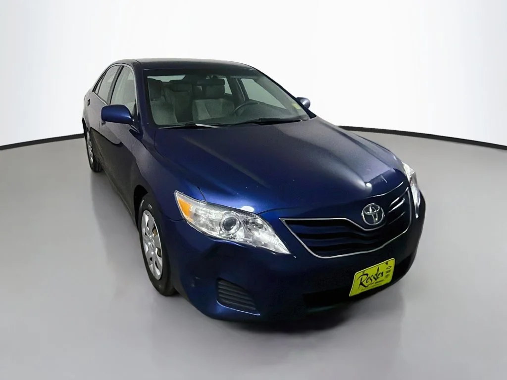 Used 2010 Blue Toyota LE image 4