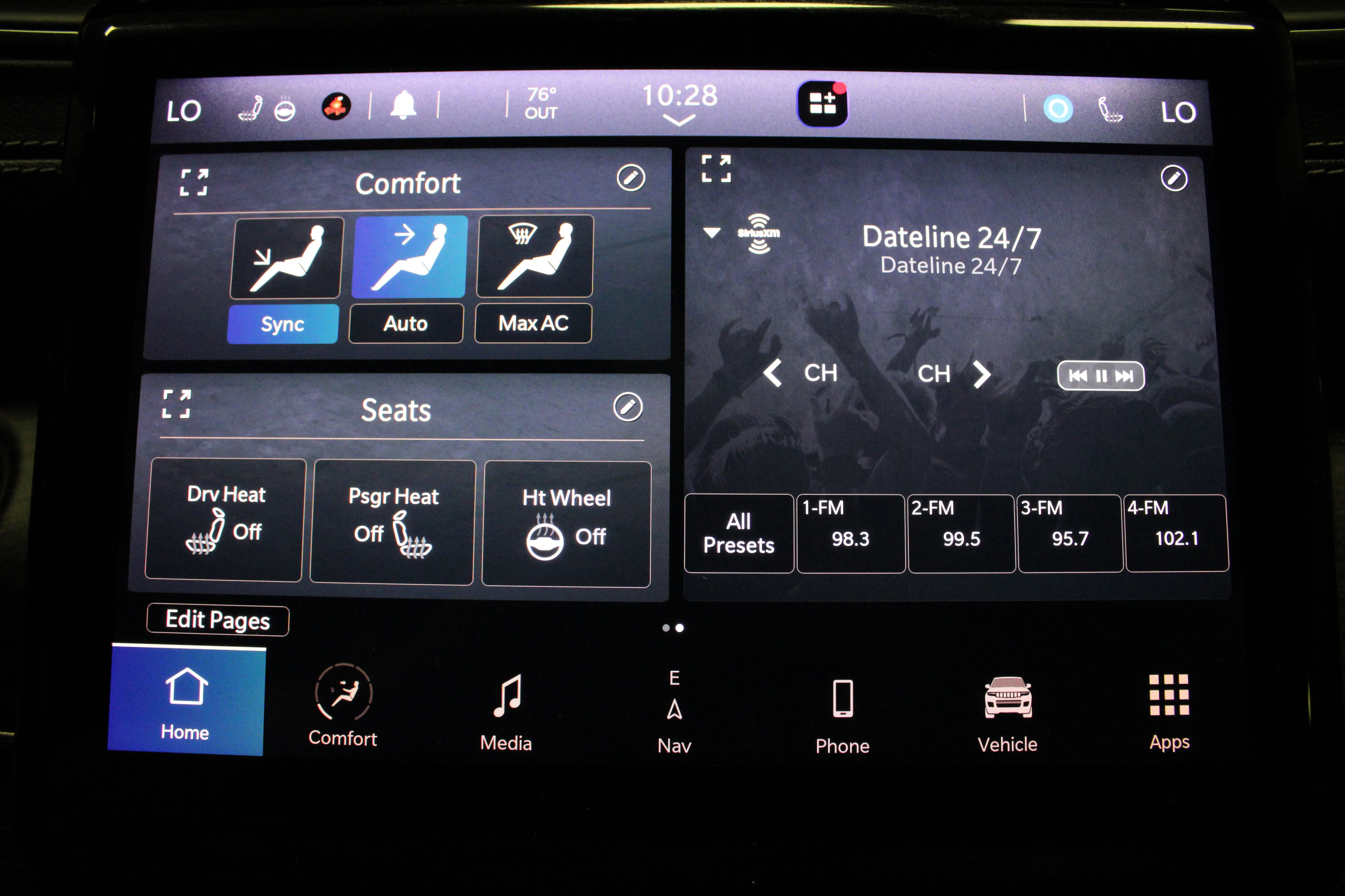 Used 2021 Diamond Black Crystal Pearlcoat Jeep Limited image 24