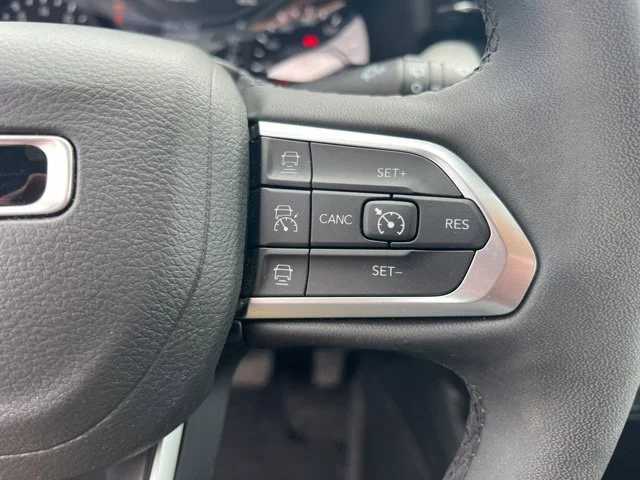 Used 2024 White Jeep Limited 4x4 image 18