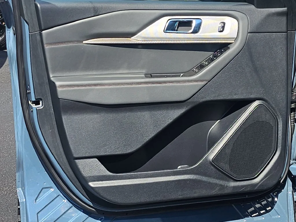 New 2027 Vapor Blue Metallic Ford Active image 34