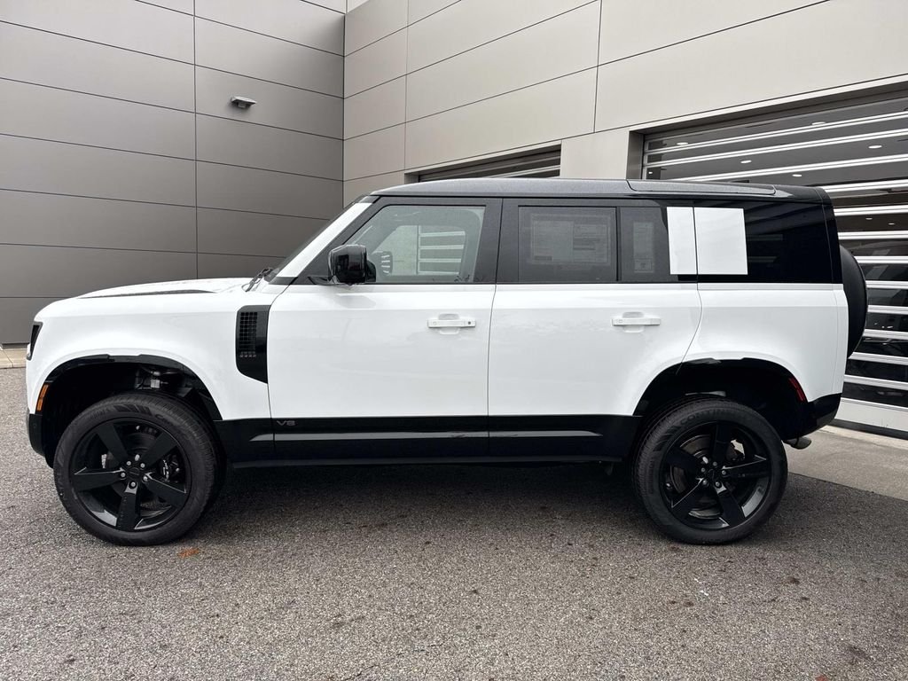 2026 Land Rover Defender V8 - Photo 4