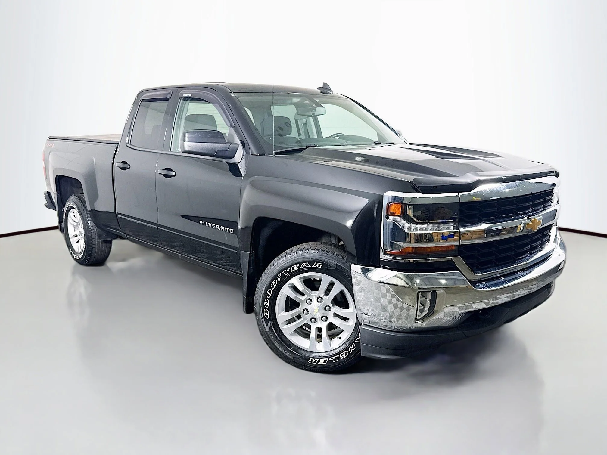2018 Chevrolet Silverado 1500 LT 4X4 Double Cab Std Box's photo