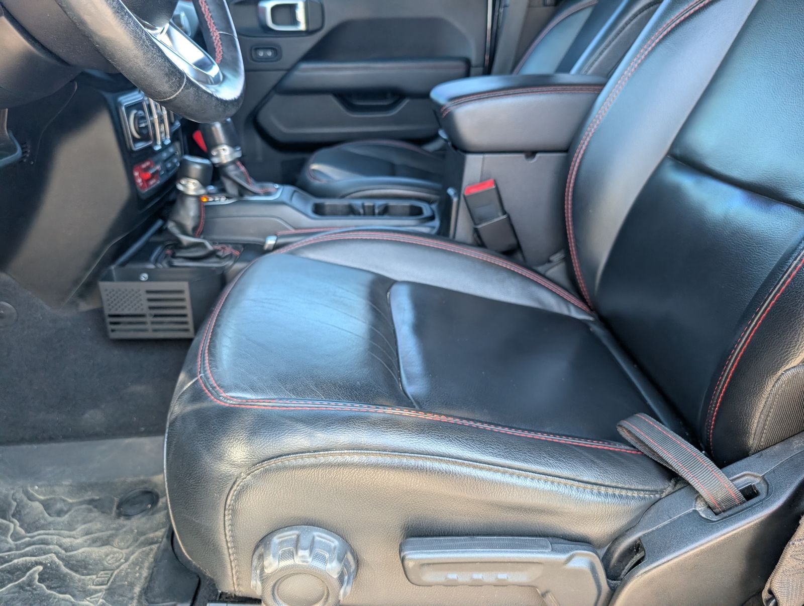 Used 2020 Black Jeep Unlimited Rubicon image 7
