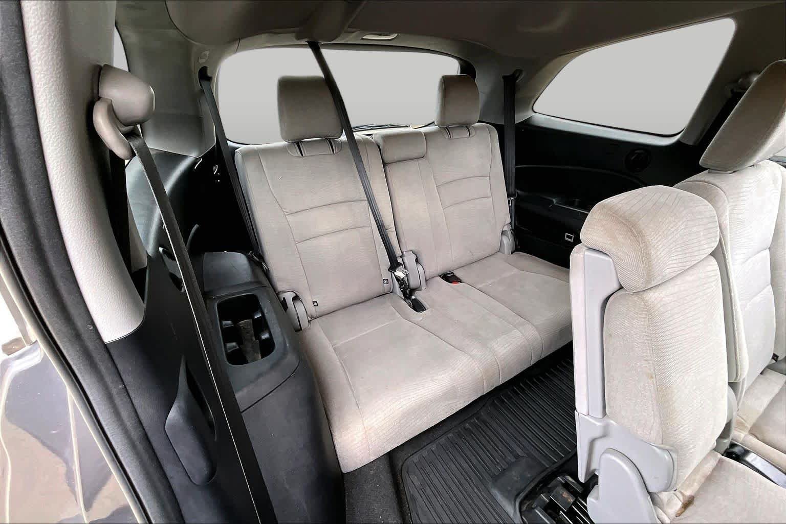 Used 2018 Modern Steel Metallic Honda EX image 17