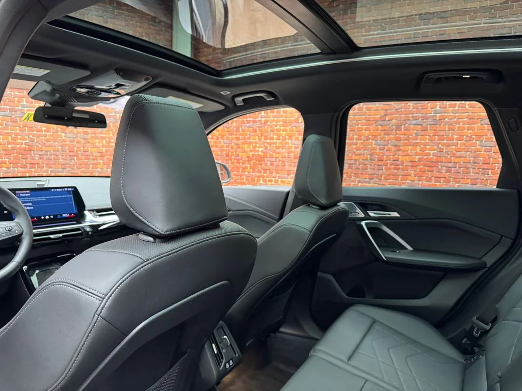 Used 2024 Green BMW xDrive28i image 26