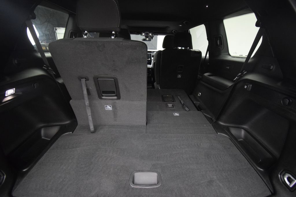 Used 2025 Velvet Red Pearlcoat Jeep Laredo image 33
