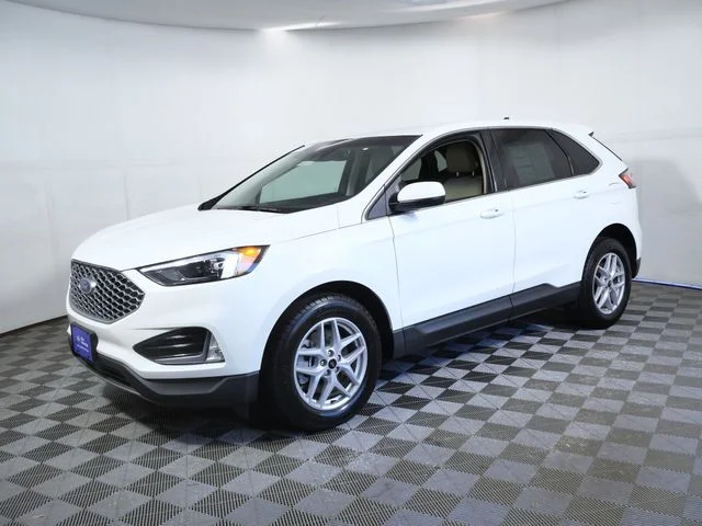 Used 2024 White Ford SEL image 5