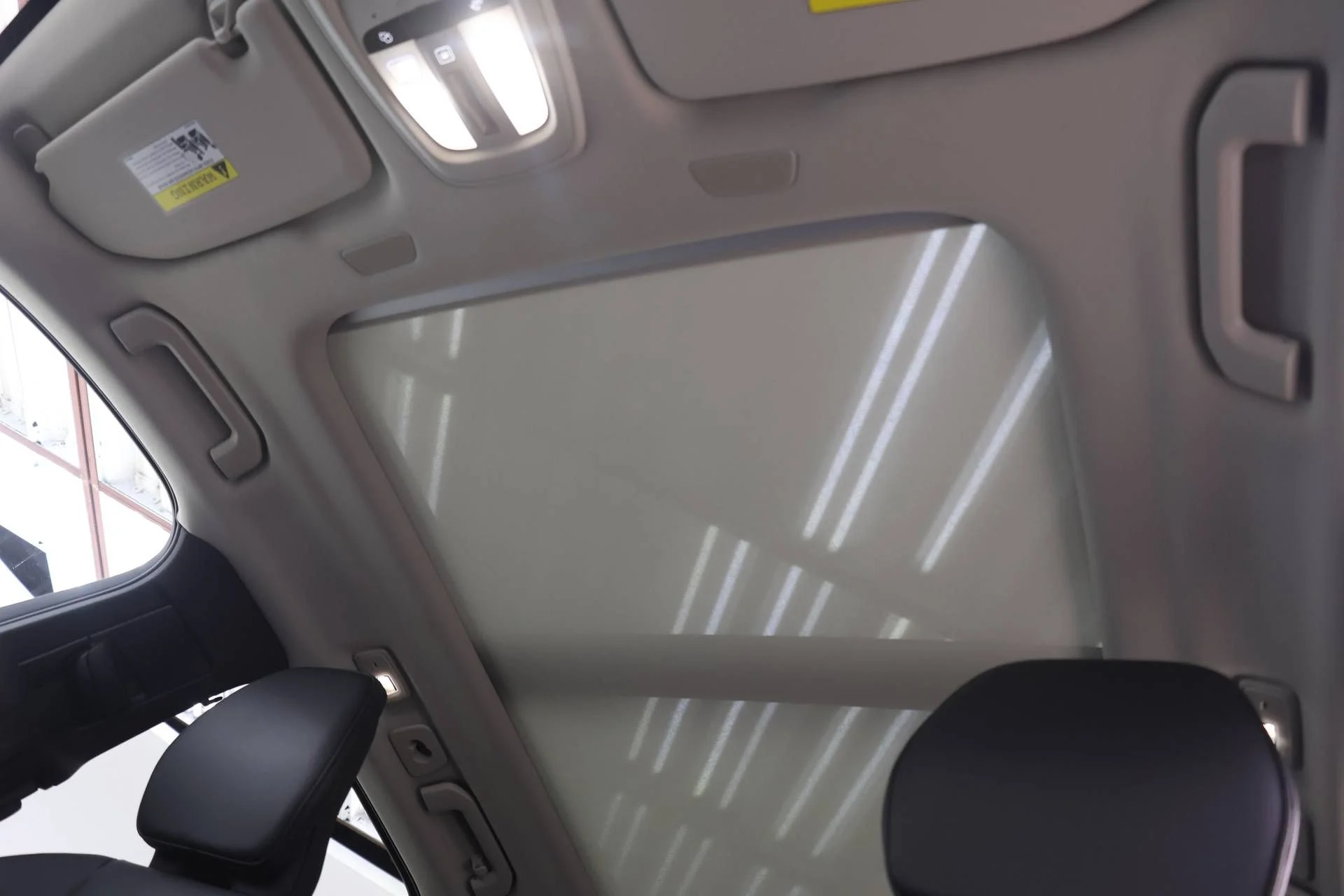 Certified Used 2025 Black Volvo B5 Core image 19