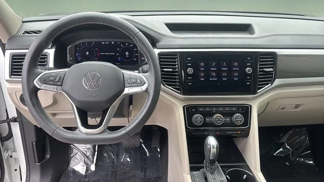 Used 2023 White Volkswagen 3.6L V6 SE w/Technology image 10