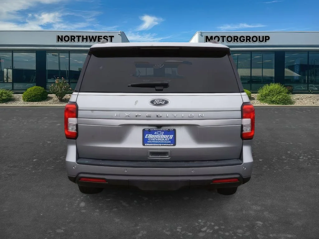 Used 2022 Iconic Silver Metallic Ford XL image 6