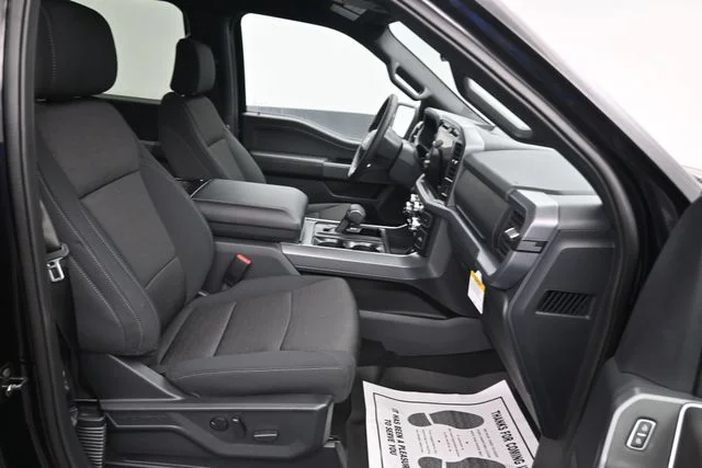 New 2026 Agate Black Metallic Ford XLT image 7