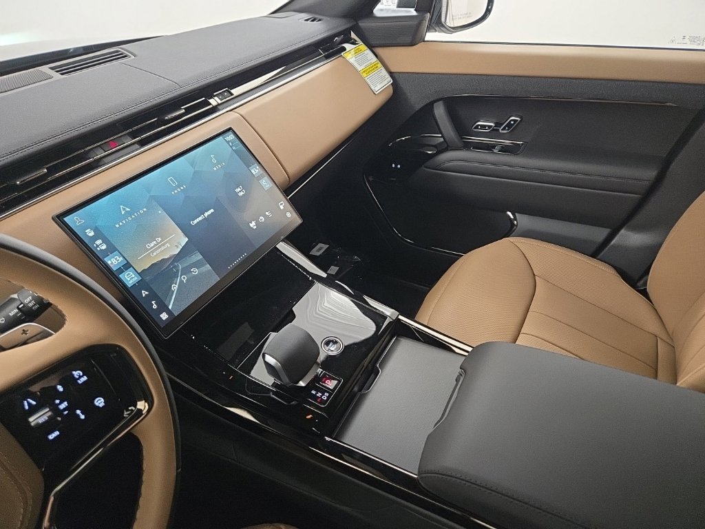 New 2027 Carpathian Grey Land Rover Dynamic SE image 14