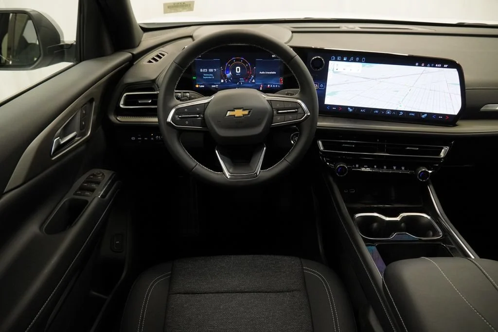 New 2027 Summit White Chevrolet LT image 14