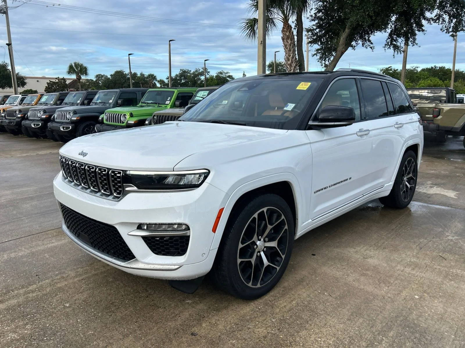 Used 2022 Bright White Clearcoat Jeep Summit Reserve image 1