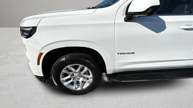 Used 2025 White Chevrolet LT image 38
