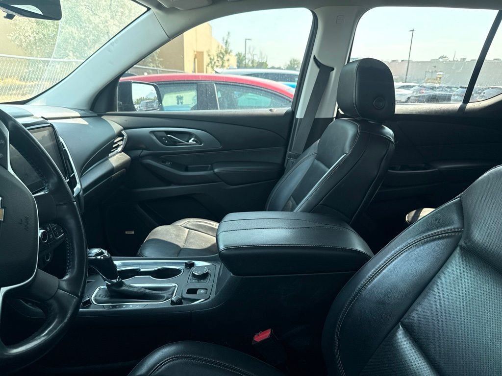 Used 2018 Black Metallic Chevrolet Premier image 3