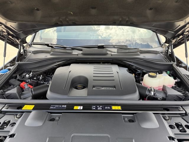 New 2026 Carpathian Grey Land Rover SE image 19
