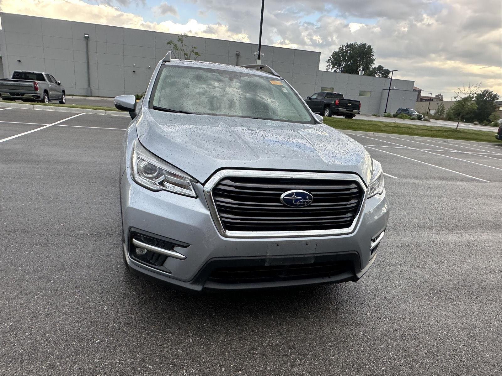 Used 2019 Ice Silver Metallic Subaru Limited image 5