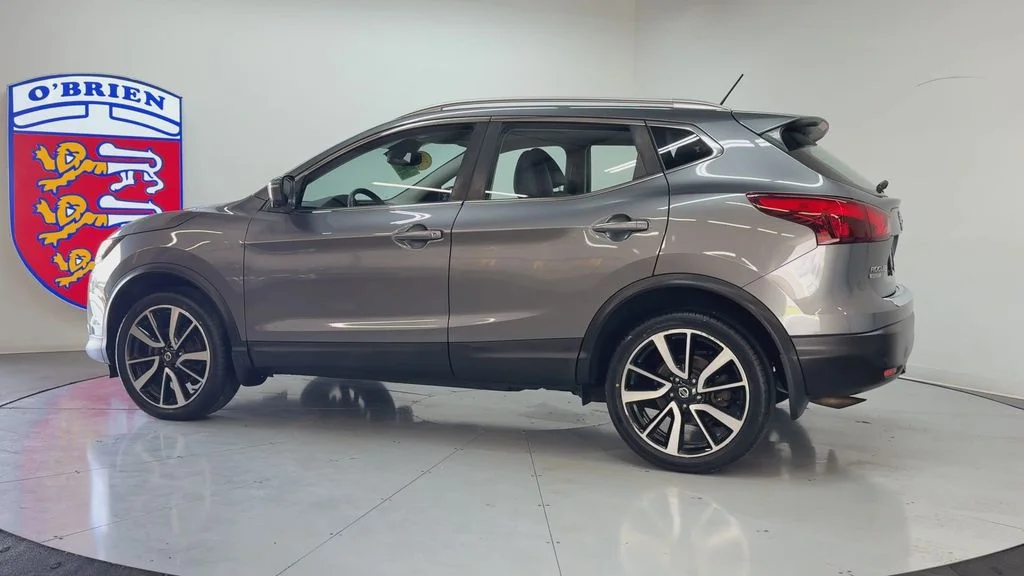 Used 2019 Gun Metallic Nissan SL image 7