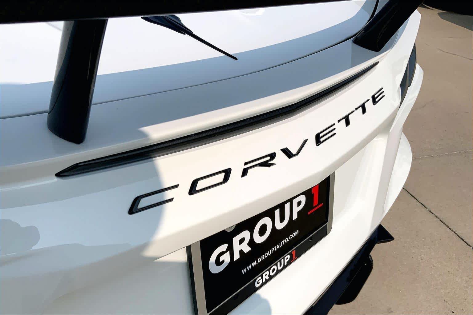 Used 2022 Arctic White Chevrolet 2LT image 31