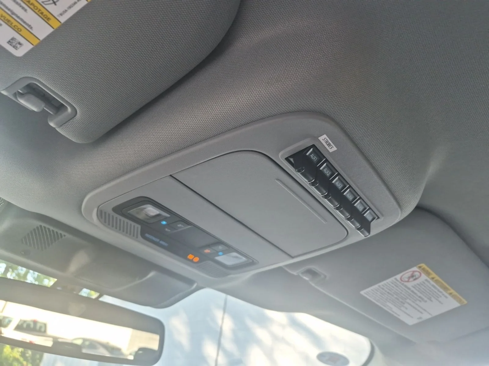 New 2026 Oxford White Ford XLT SERVICE BODY image 24