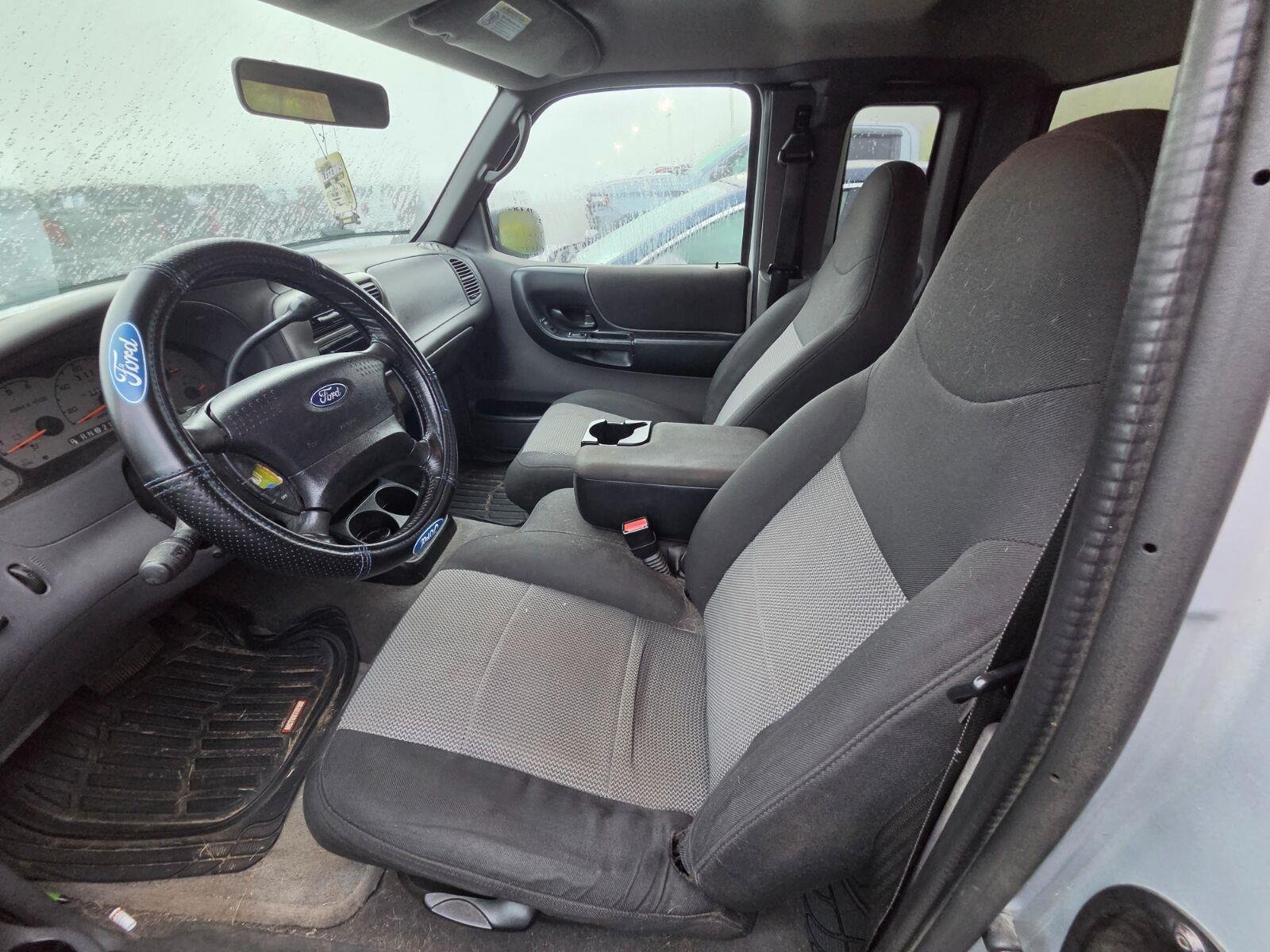Used 2003  Ford XLT Appearance image 9