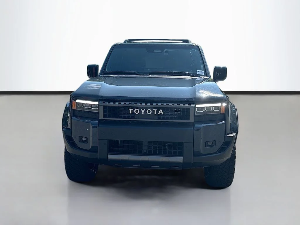 Used 2025  Toyota Base image 8