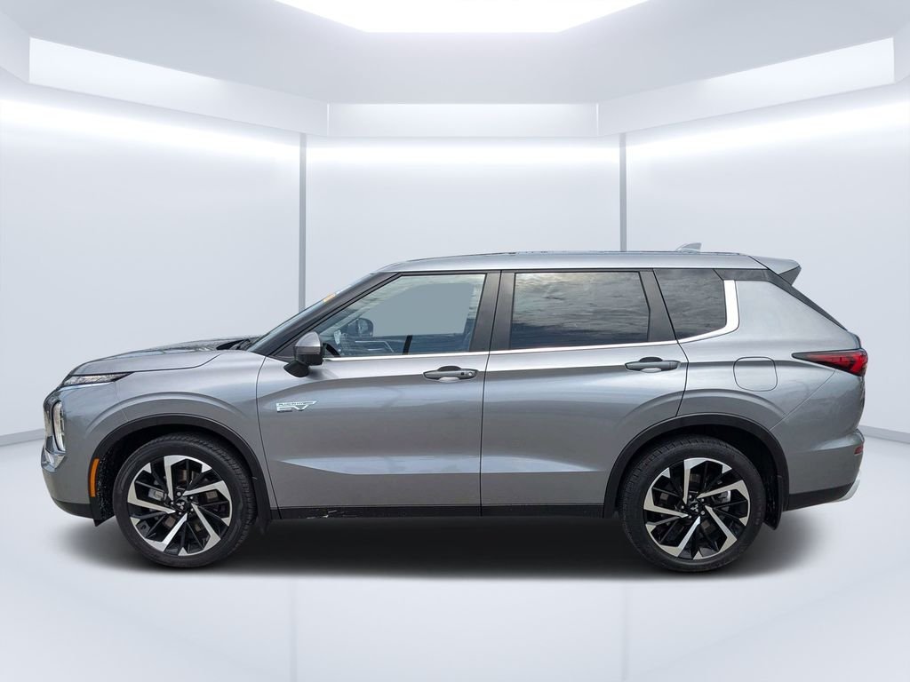 Used 2023 Gray Mitsubishi SE image 6