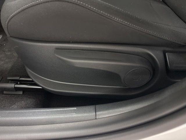 New 2026 White Hyundai SEL Sport Premium image 9
