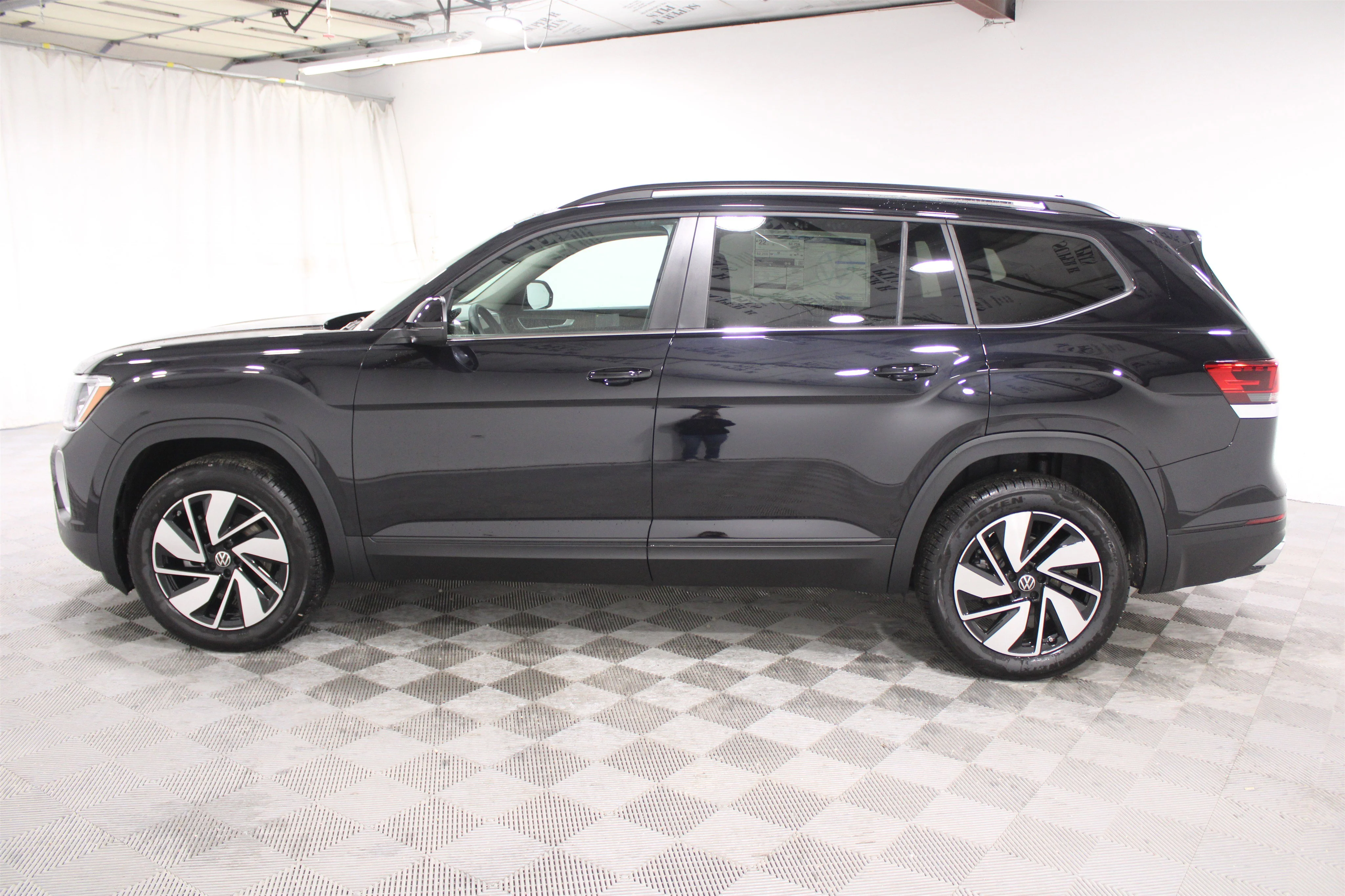 New 2026 Deep Black Pearl Volkswagen 2.0T SE w/Technology image 32