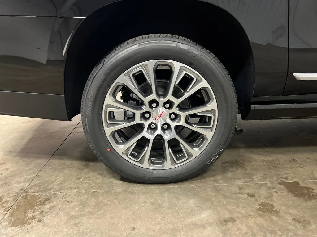 2026 GMC Yukon XL Denali - Photo 9