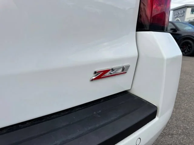 Used 2018 SUMMIT WHITE Chevrolet LT image 25