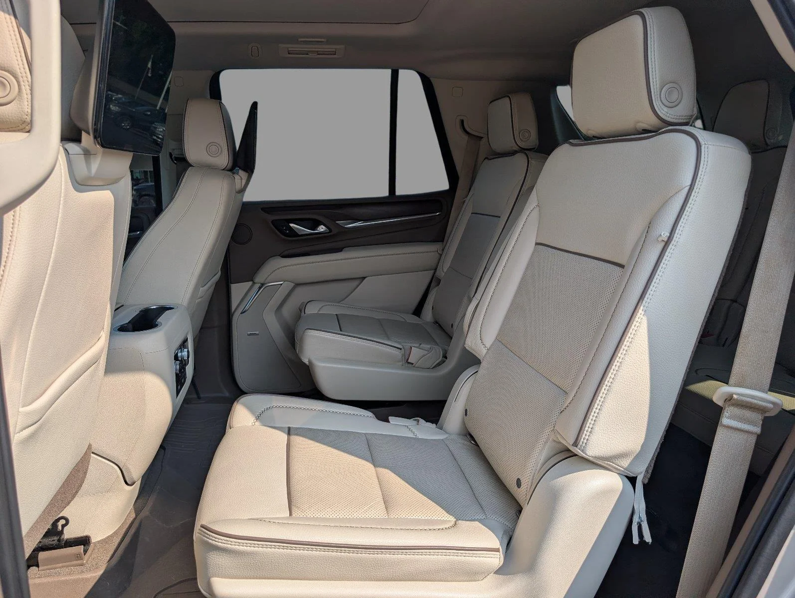 Used 2021 PEARL BEIGE METALLIC GMC Denali image 38