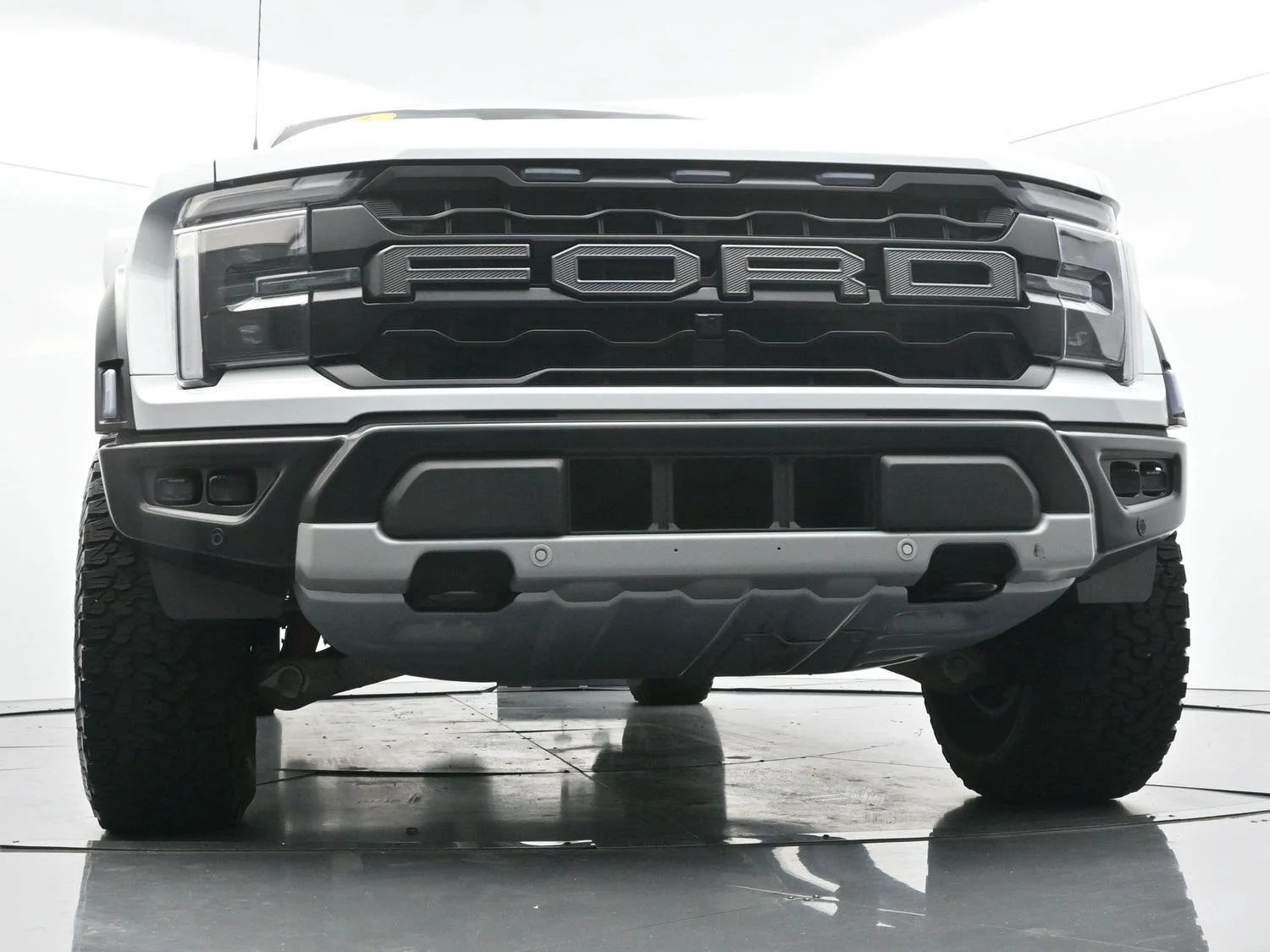 Used 2025 Oxford White Ford Raptor image 48