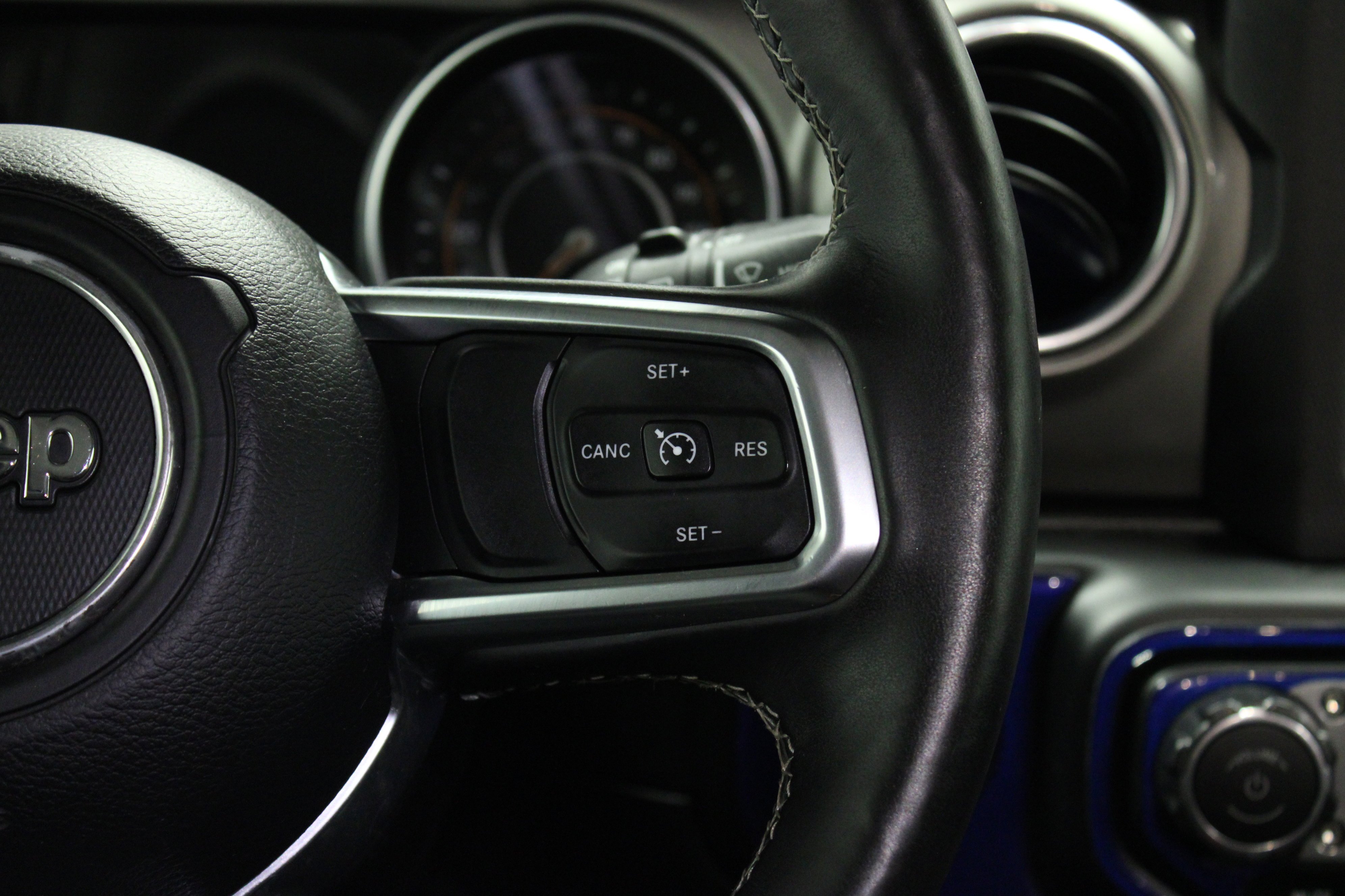 Used 2019 Ocean Blue Metallic Clearcoat Jeep Sahara image 23