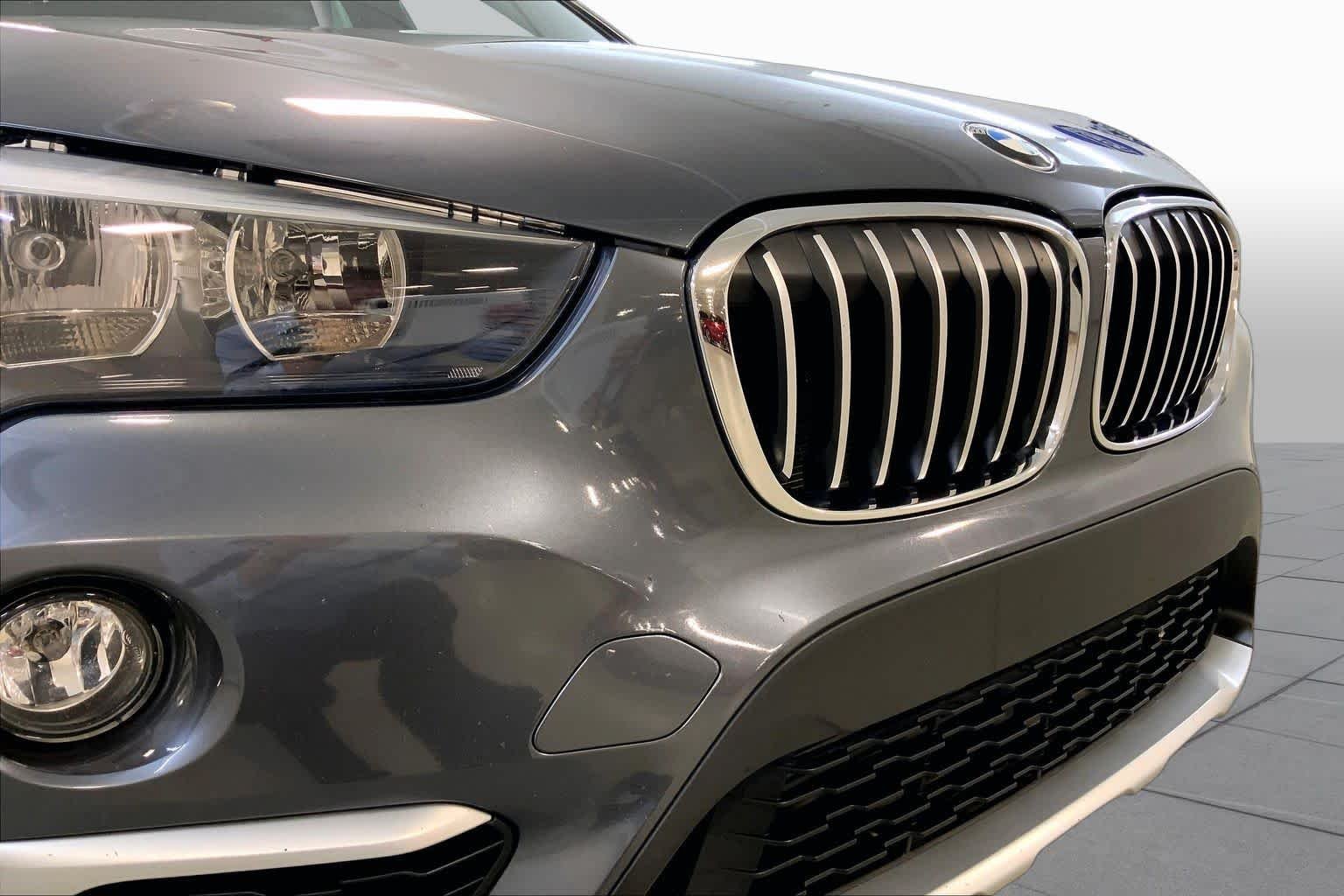 Used 2018 Mineral Gray Metallic BMW xDrive28i image 32