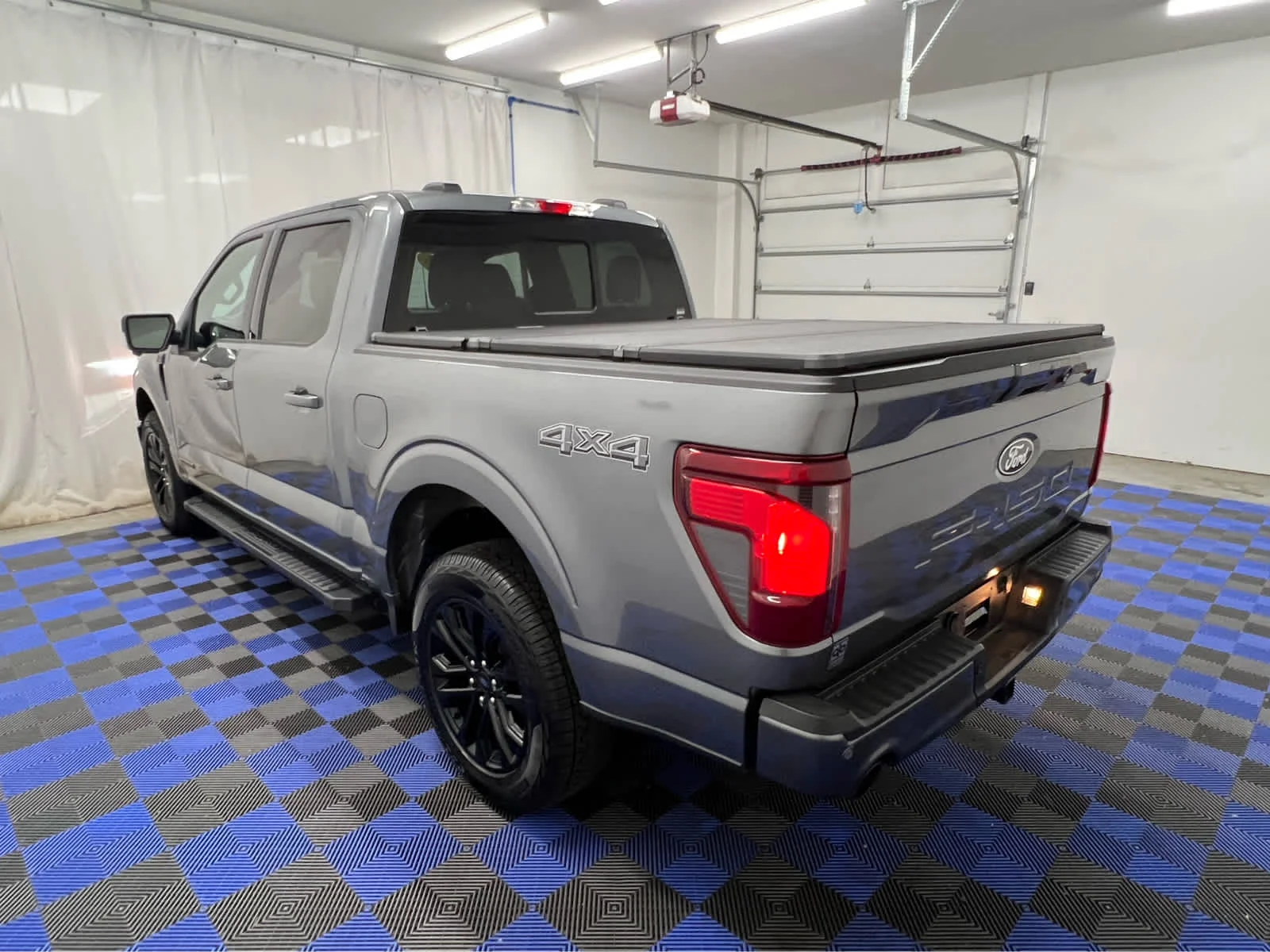 Used 2025 Carbonized Gray Metallic Ford XLT image 27