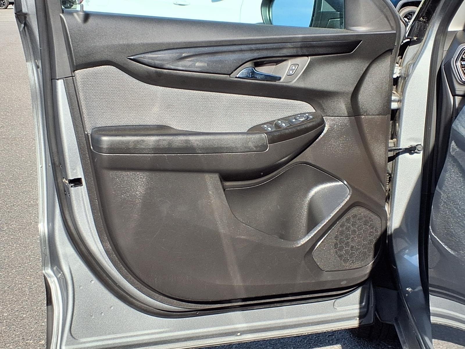 Used 2025 Sterling Gray Metallic Chevrolet LT image 27