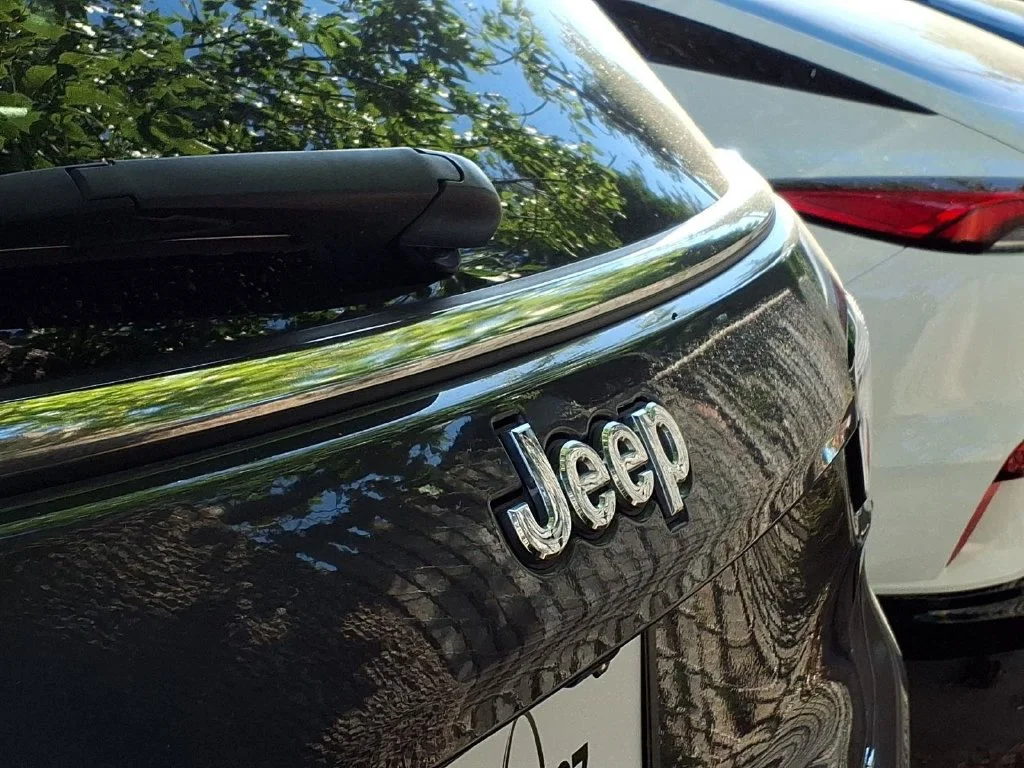 Used 2024 Baltic Gray Metallic Clearcoat Jeep Limited image 26