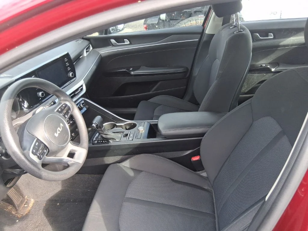 Used 2023 Red Kia LXS image 8