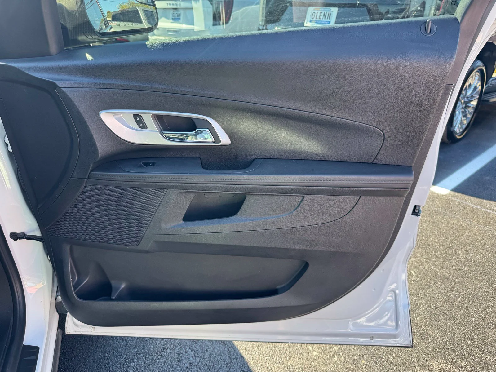 Used 2013 White Chevrolet LS image 29