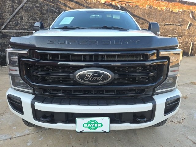 2022 Ford F-250 Lariat photo 2