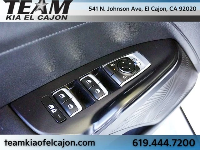 Used 2025 White Kia LXS image 24